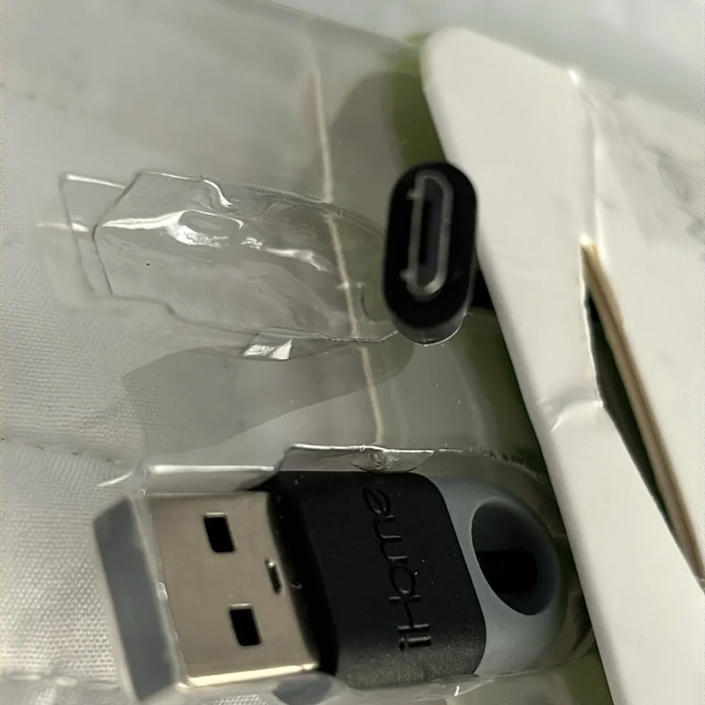 Rapid charging Power disc and USB cable